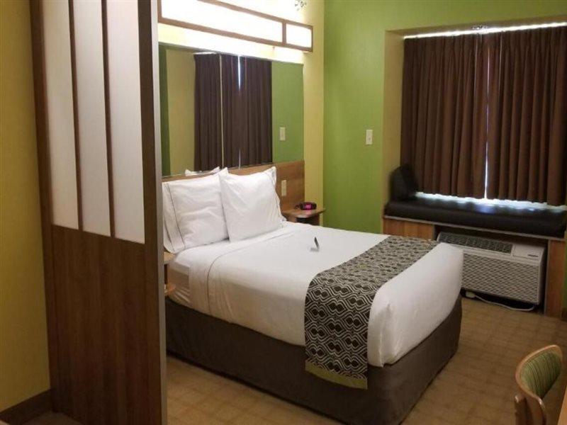 Microtel Inn & Suites By Wyndham Delphos Exterior foto