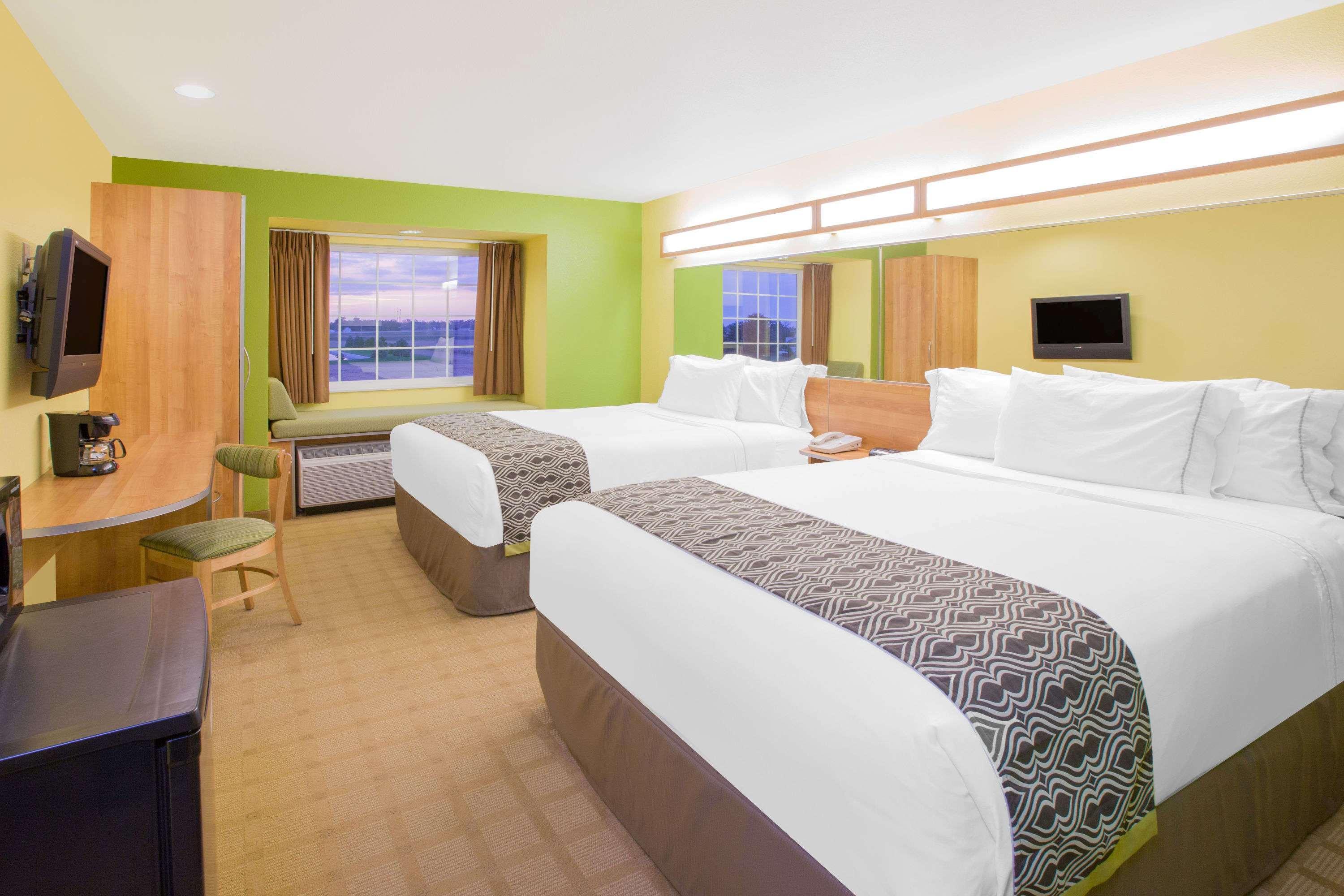 Microtel Inn & Suites By Wyndham Delphos Exterior foto