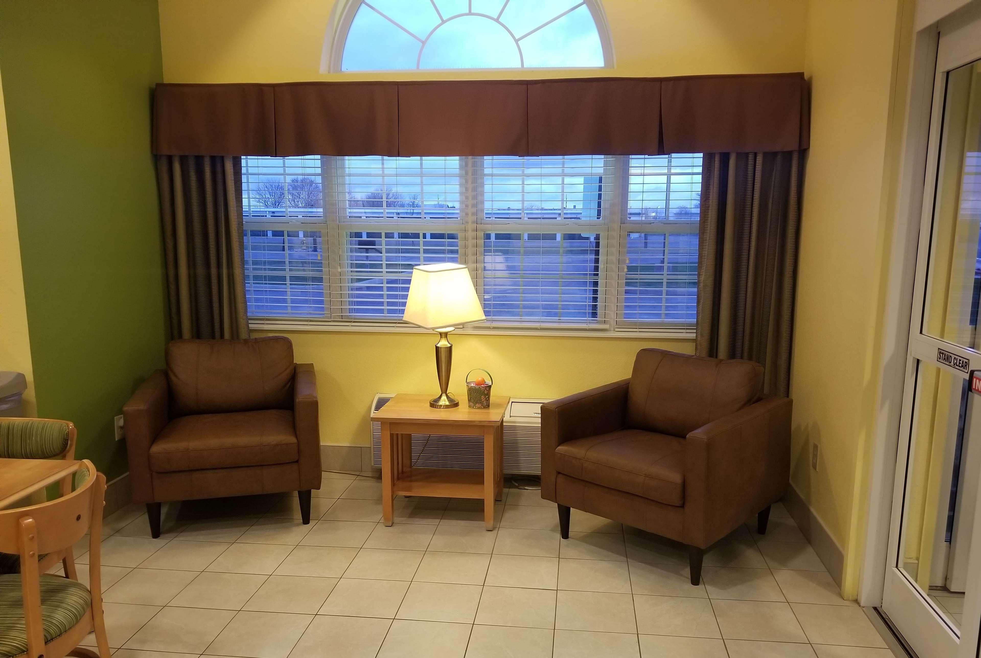Microtel Inn & Suites By Wyndham Delphos Exterior foto