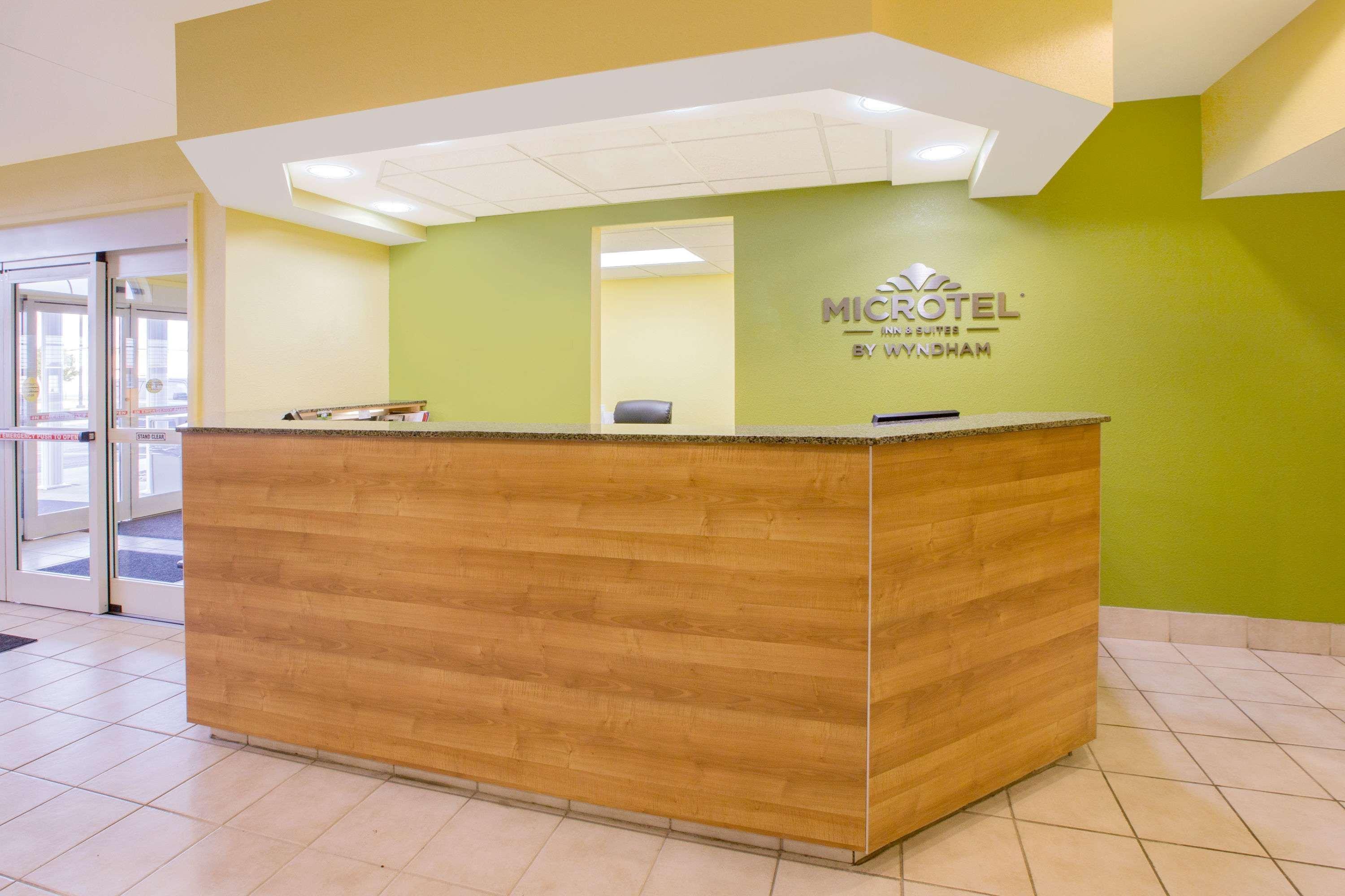 Microtel Inn & Suites By Wyndham Delphos Exterior foto