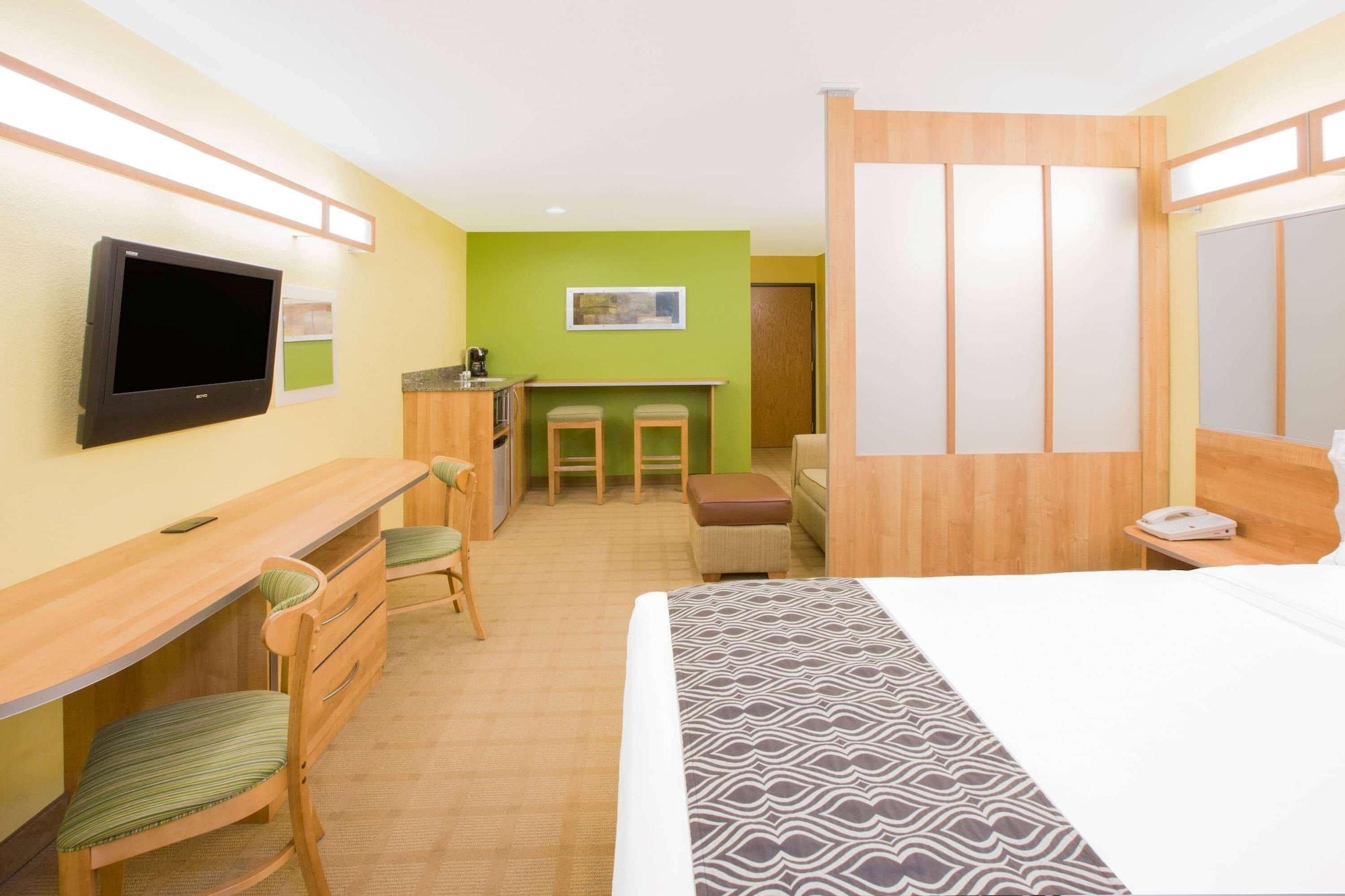 Microtel Inn & Suites By Wyndham Delphos Exterior foto