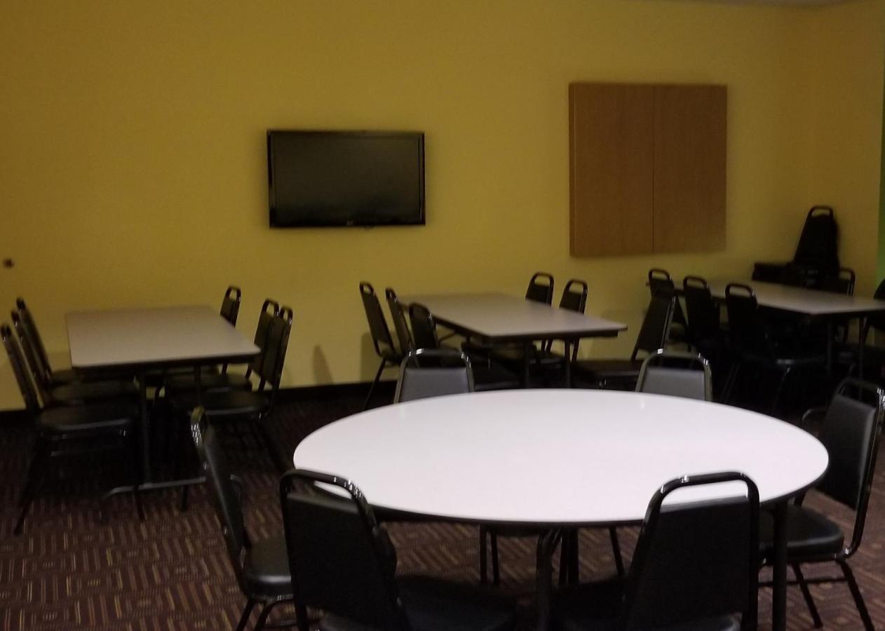 Microtel Inn & Suites By Wyndham Delphos Exterior foto